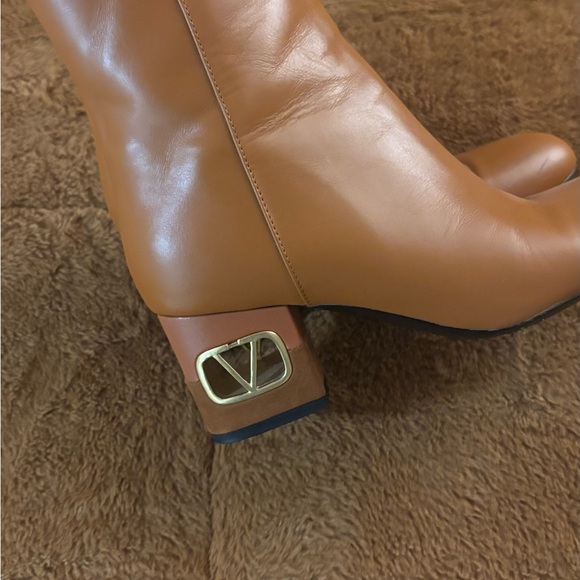 Valentino Garavani Boots size 37 - Picture 1 of 4
